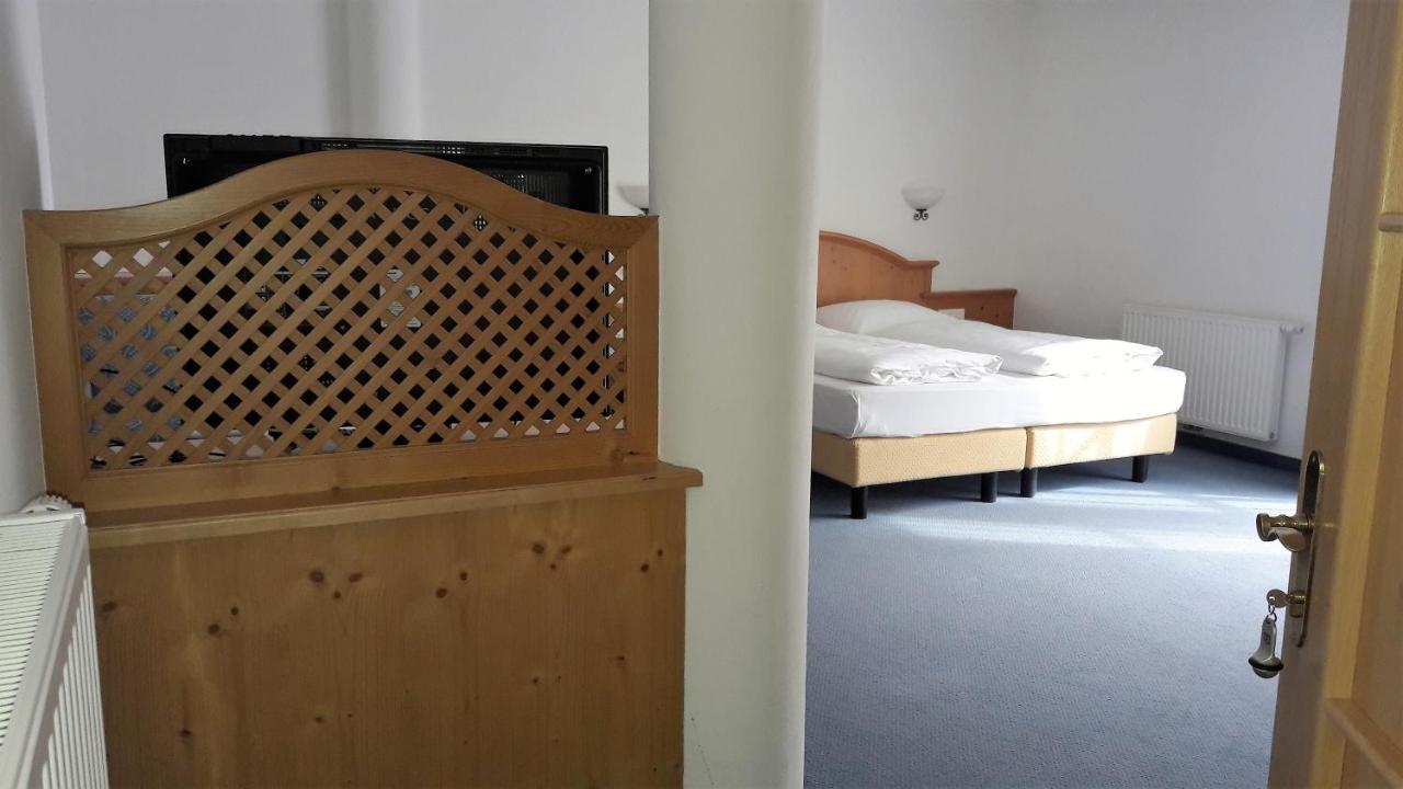 Hotel Restaurant Schaurhof Випитено Экстерьер фото